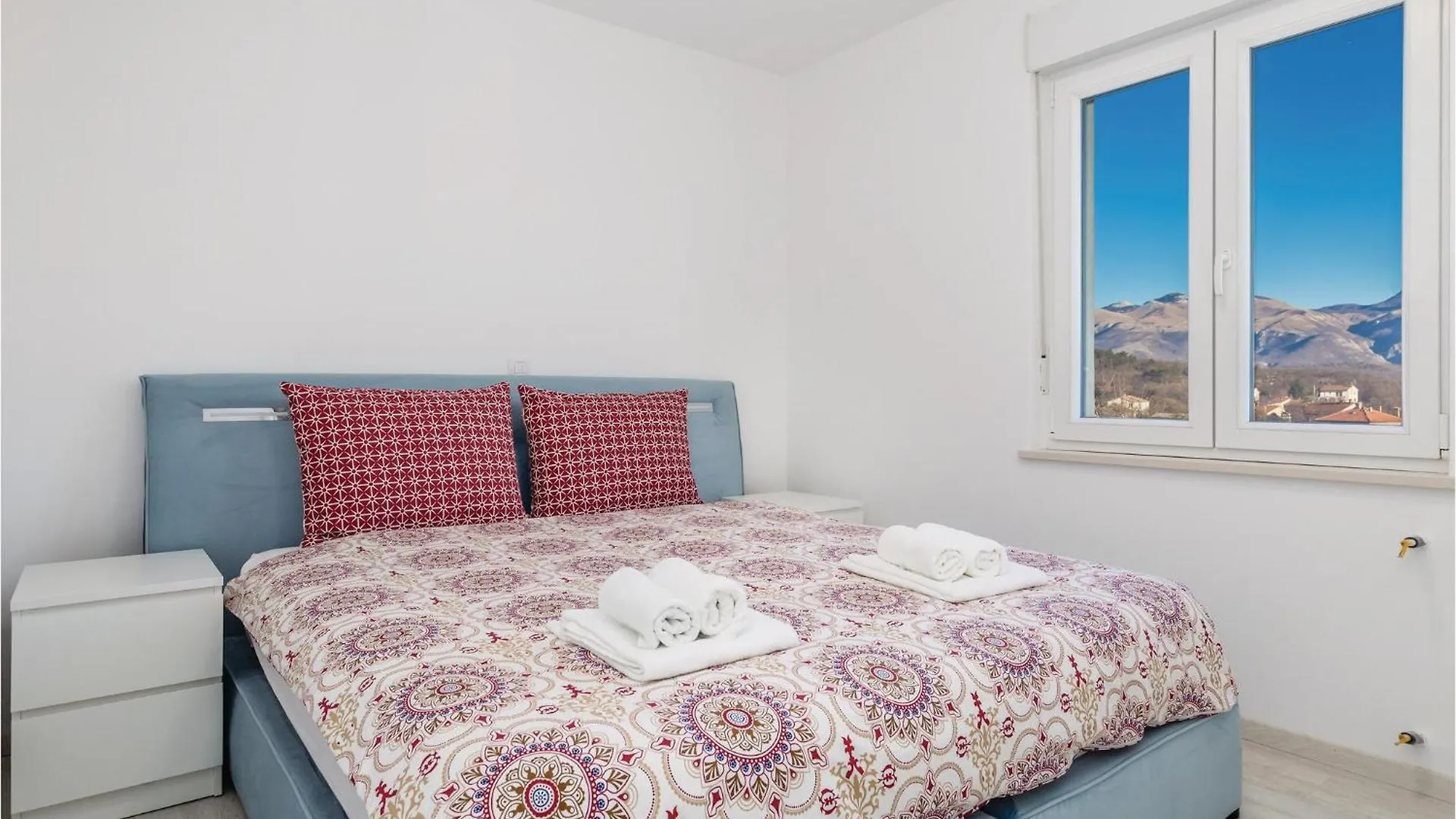 Awesome Apartment In Cavle With Wifi
